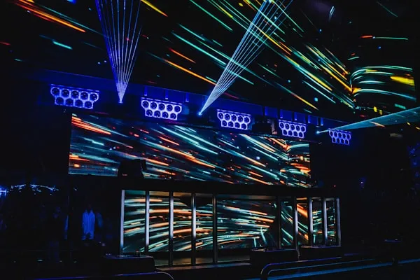 imgi_3_photo-1680445530925-af01b317e0a6