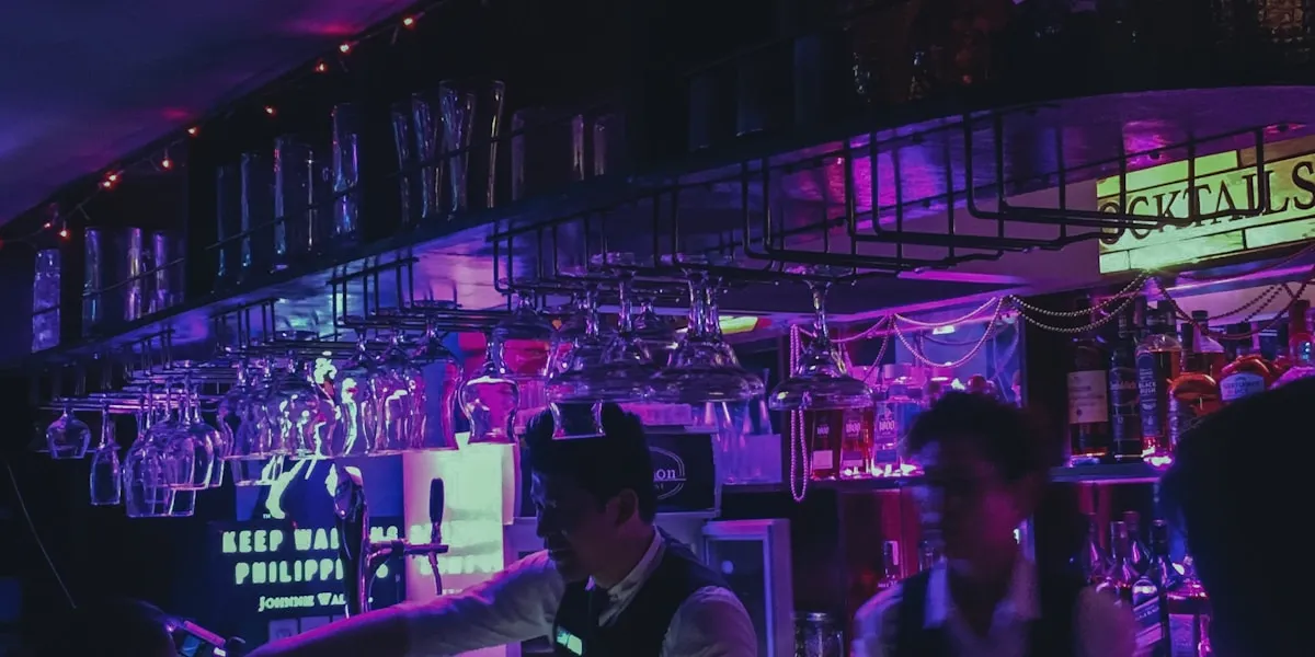 imgi_9_photo-1528178824222-f88341d1a0d1